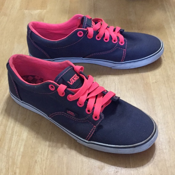 Vans - Picture 2 of 8